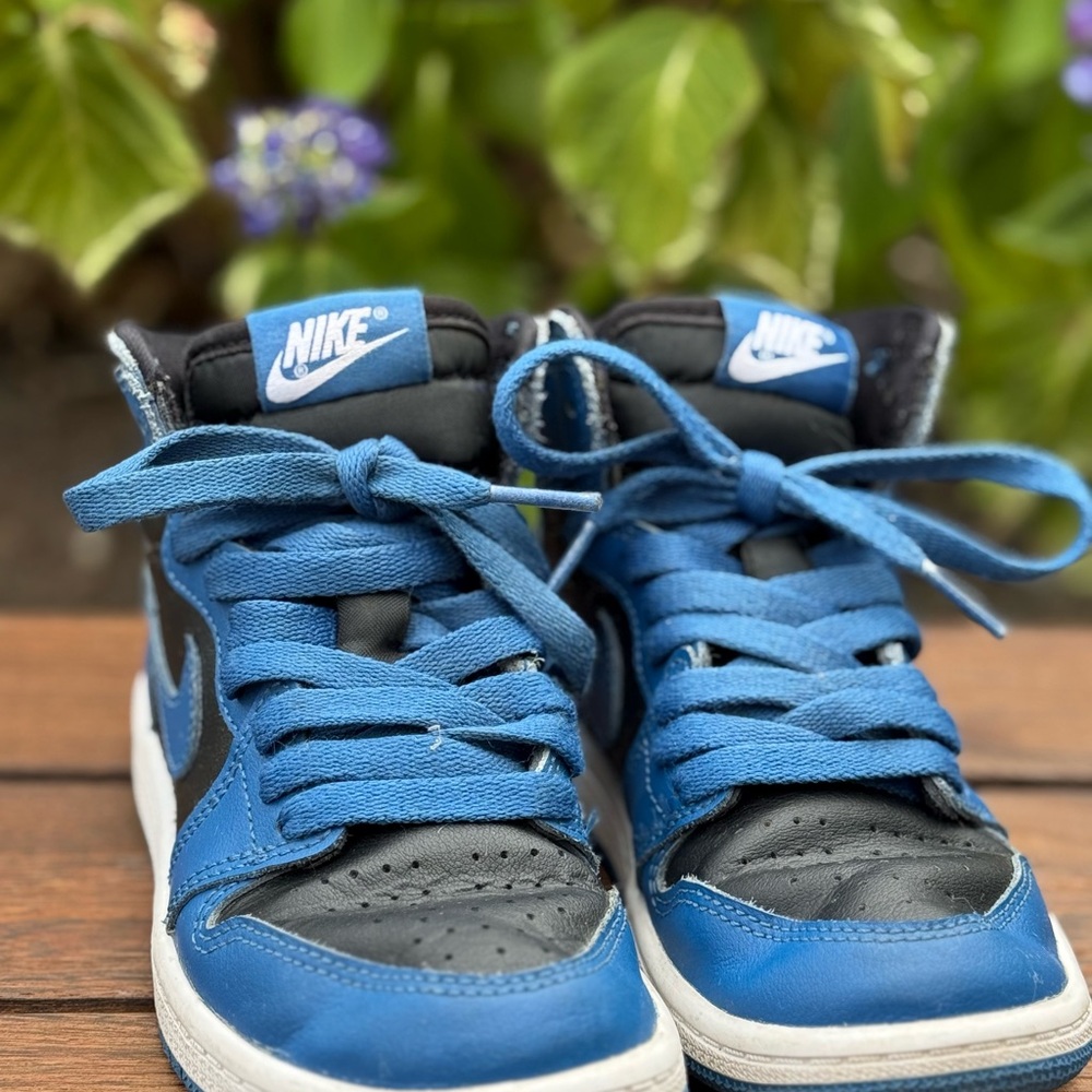 Nike Jordan 1 Retro High Kids Sneakers in Blue and Black